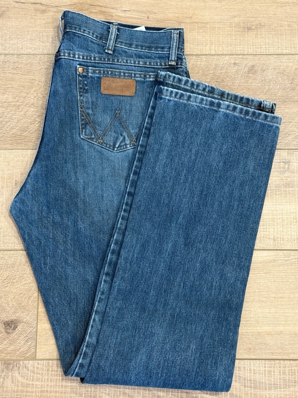 Wrangler Men's Straight Leg Jeans in Medium Blue Denim 36x36